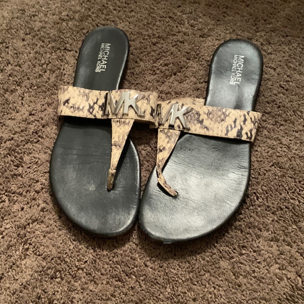 Michael kors size 10 snow skin sandal great condition